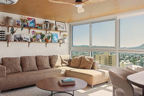 Sea to Sky Penthouse Ocean and Diamond Head Views! image 3