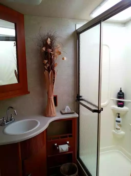 Beautiful and comfortable bathroom. Beautiful and comfortable bathroom. - Cozy Class A Motorhome stay in the Smoky Mts! - Pigeon Forge