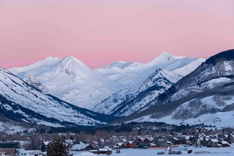 Photo from property taken by: 


https://www.peterzelinka.com/