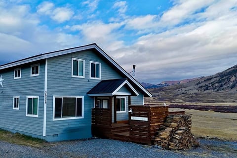 The Overlook 2- Best 180° Views Fast WiFi King Bed