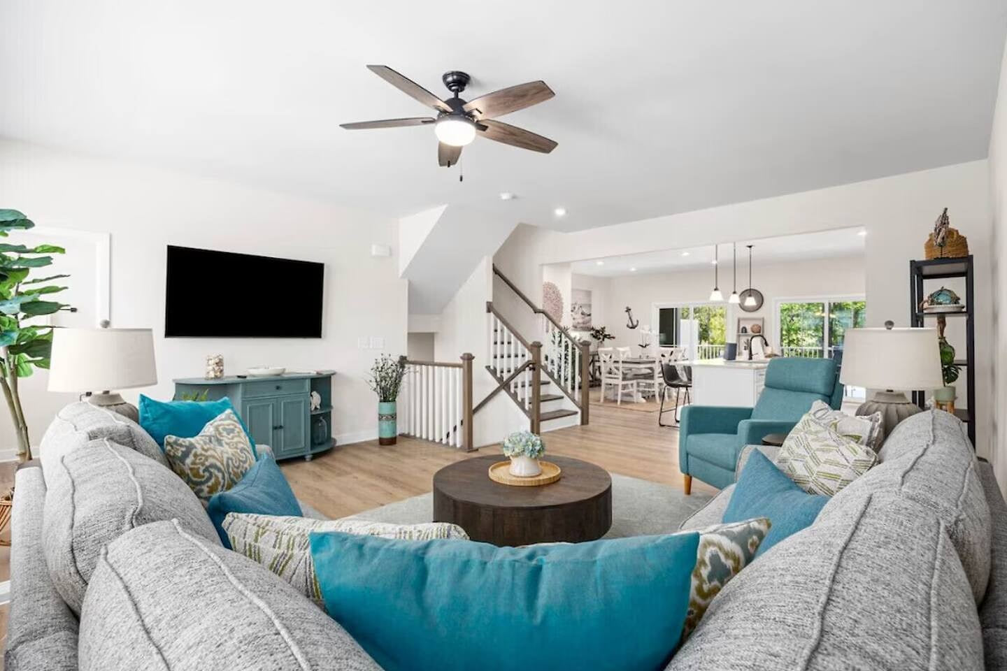Luxe Dye Townhome @ Barefoot - Golf, Pool, Hot Tub