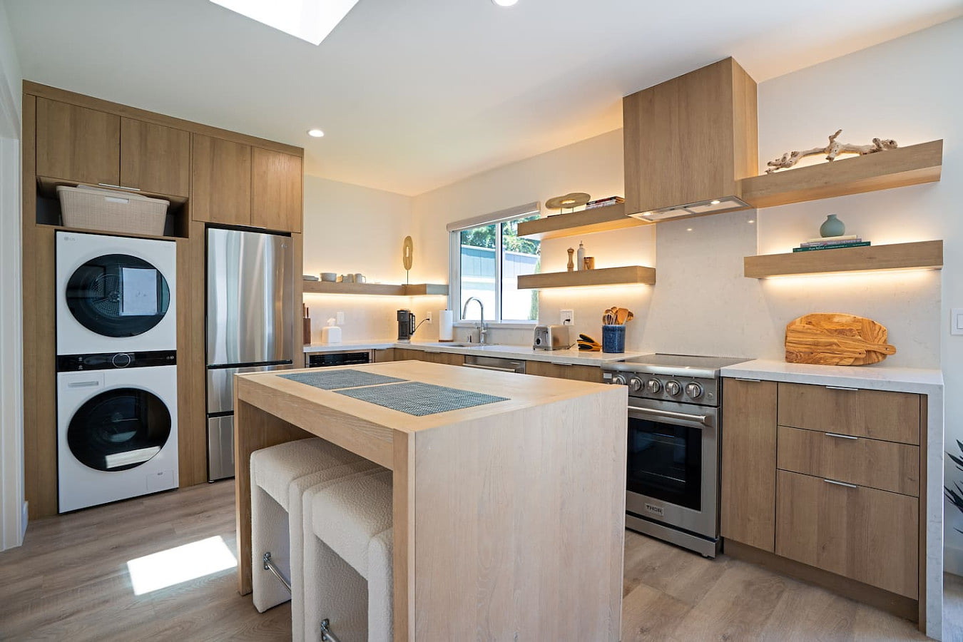 Sandcrest Studio | Quiet & Bright