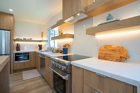 Sandcrest Studio | Quiet & Bright
