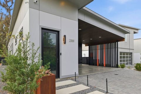 The Dylan: 3‑bedroom home with patio and grill