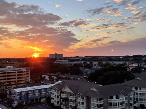 Sunrise Oceanview Retreat: Patricia Grand 702
