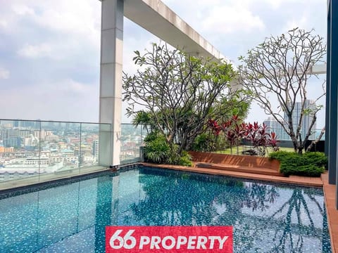 Premium 2BR Life Sukhumvit 48 Near BTS