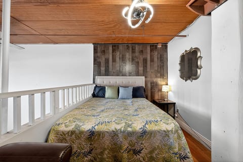 Stylish Loft with Modern Amenities in Detroit