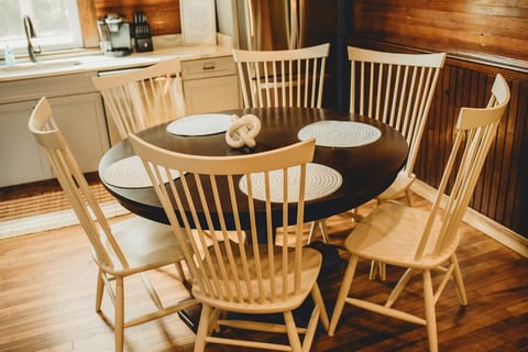 Entire Corton Lodge - Riverfront Group Retreat