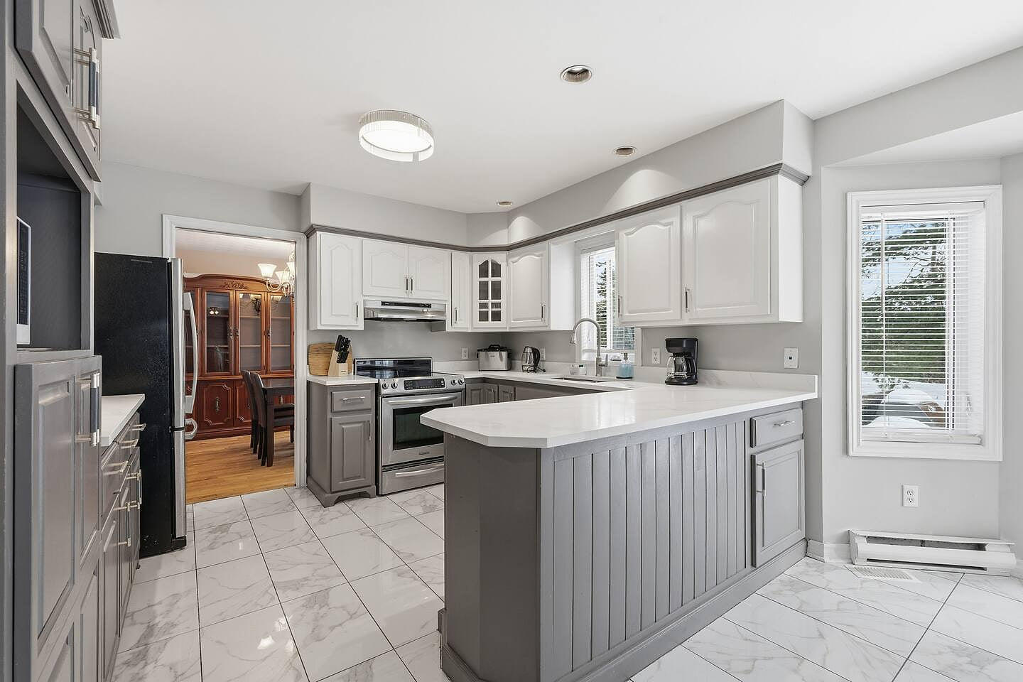 Executive 7 bedrooms 3.5 Bathrooms