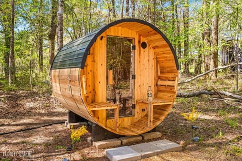 Cooper’s Lodge Adults Wellness Cabin &Barrel Sauna