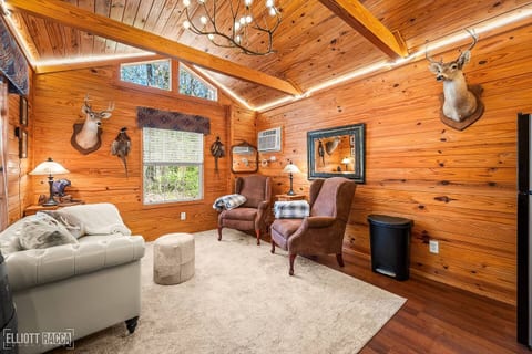 Cooper’s Lodge Adults Wellness Cabin &Barrel Sauna