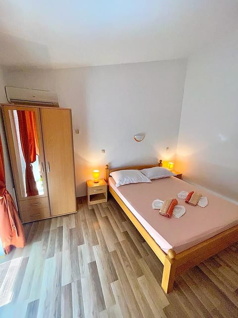 Apartments Luka - Unit 378424-13