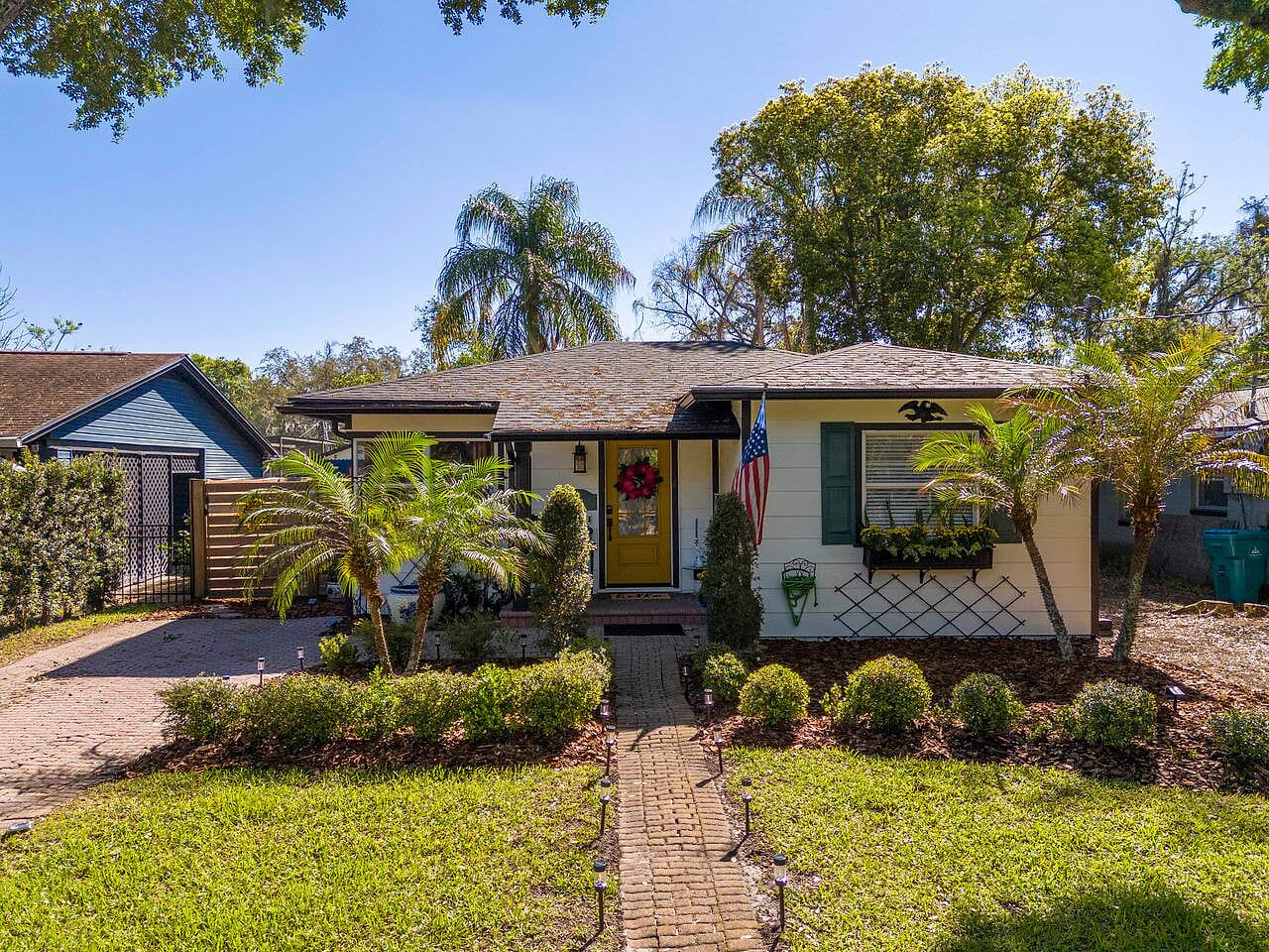 Cozy Vintage Family Retreat