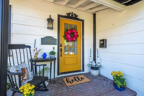 Cozy Vintage Family Retreat