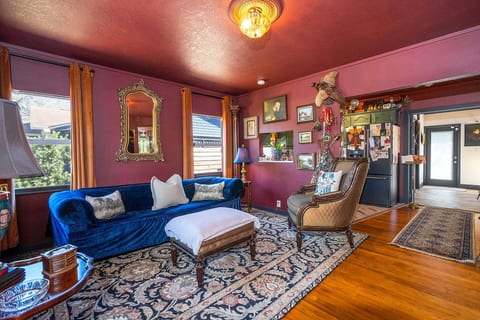 Cozy Vintage Family Retreat
