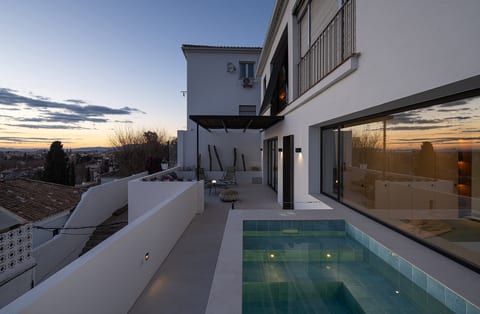 Terraza 6 · Private Pool & Terrace · Skyline Views