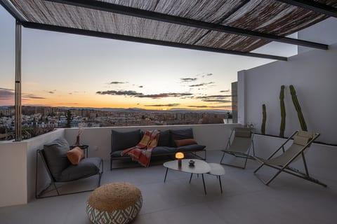 Terraza 6 · Private Pool & Terrace · Skyline Views