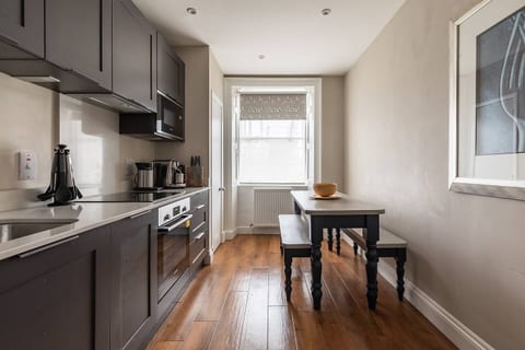 Milsom Retreat | Elegant 2 Bed Apartment, Bath