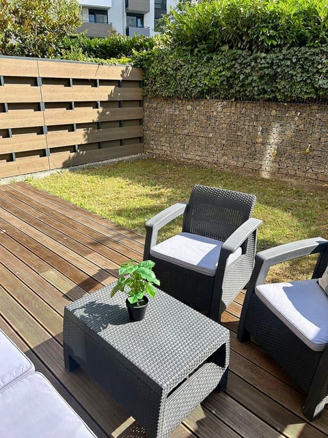Garden appt-40m2 terrace,parking