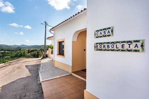 NEW! 3-bed villa, pool, garden, stunning views!