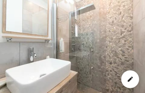 Manhattan getaway shabby chic villa