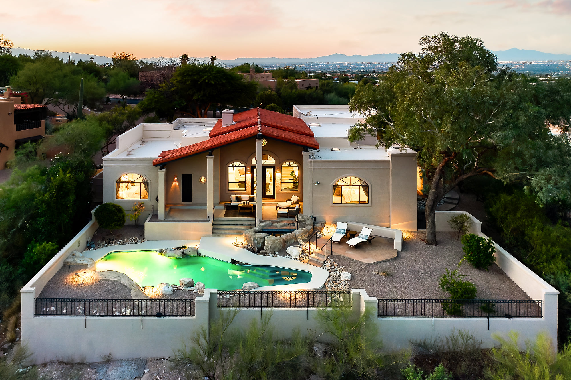 Sonoran Sunset: Mountain Views, Heated Pool & Spa