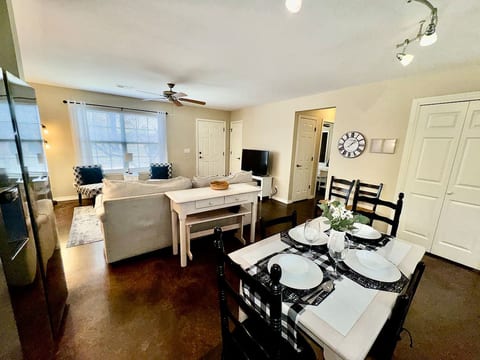 Kitchen/Dining