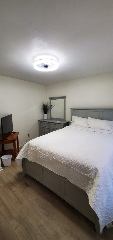 Updated 2BR + Fenced Yard Near RTP & Downtown Apex image 4