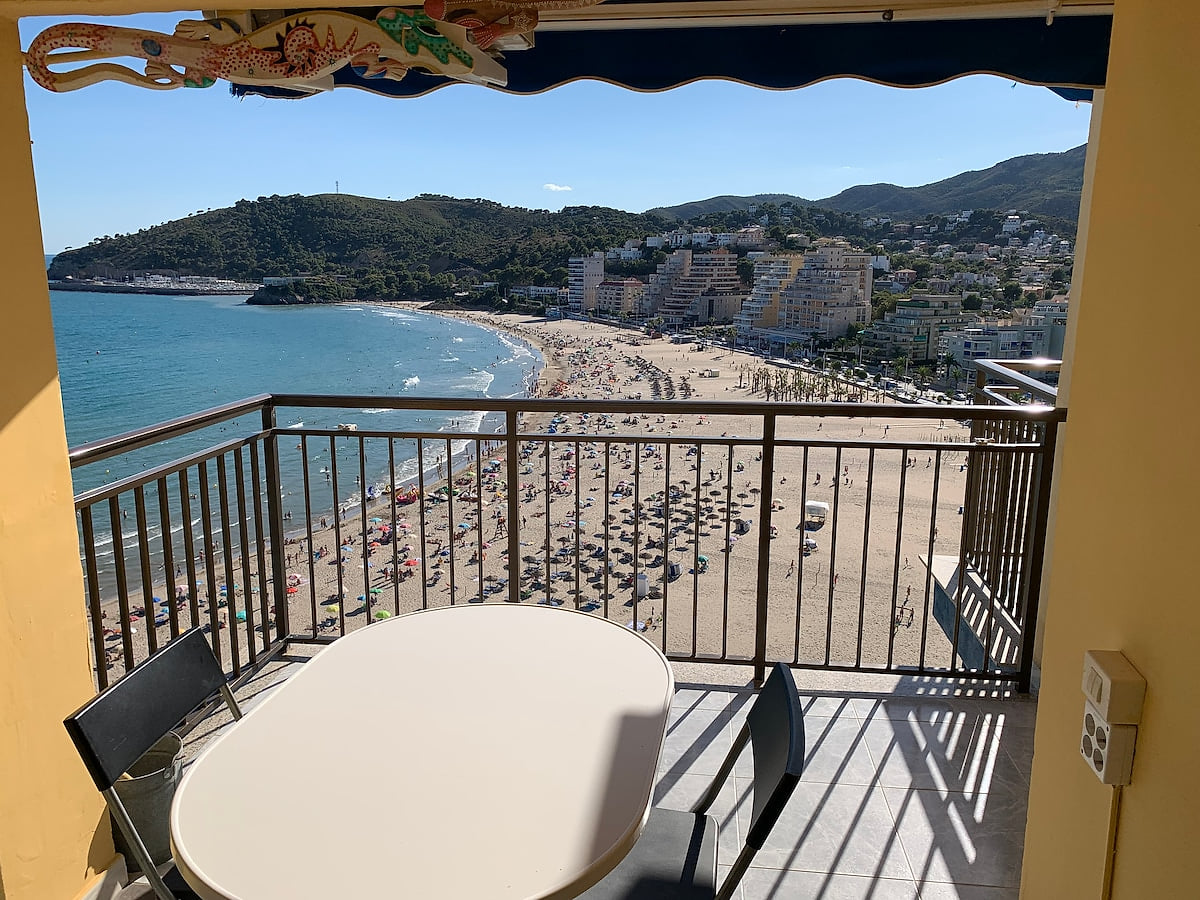 Right on the beach of La Concha image 1