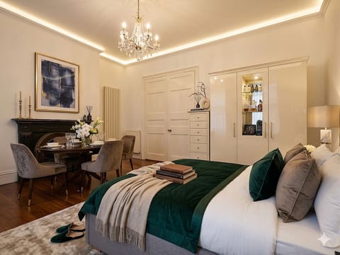 Marylebone High Ceiling Private Spacious W1 Home - LuxuryLondonStays