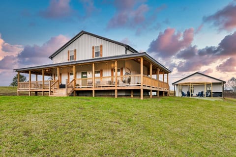 Bourbon Trail Estate | 6BR | Pickleball | Hot Tub