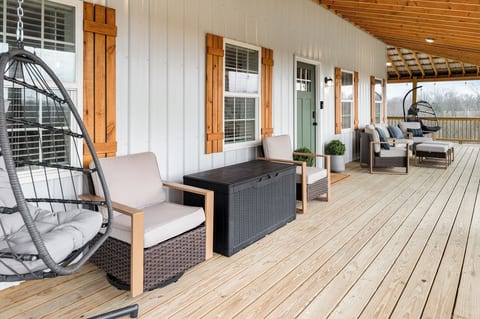 Bourbon Trail Estate | 6BR | Pickleball | Hot Tub