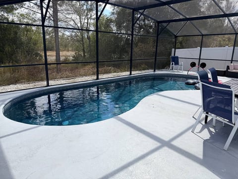 4 Bedroom Villa close to Theme Parks sleeps 9