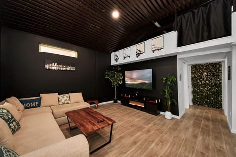 F4 Cosytastic 2 Bedroom vibe den