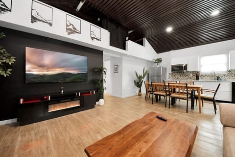 F4 Cosytastic 2 Bedroom vibe den