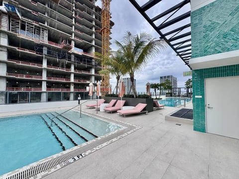 Escape to Chic Apartment in the Heart of Miami - 20 min to