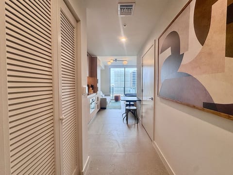 Escape to Chic Apartment in the Heart of Miami - 20 min to