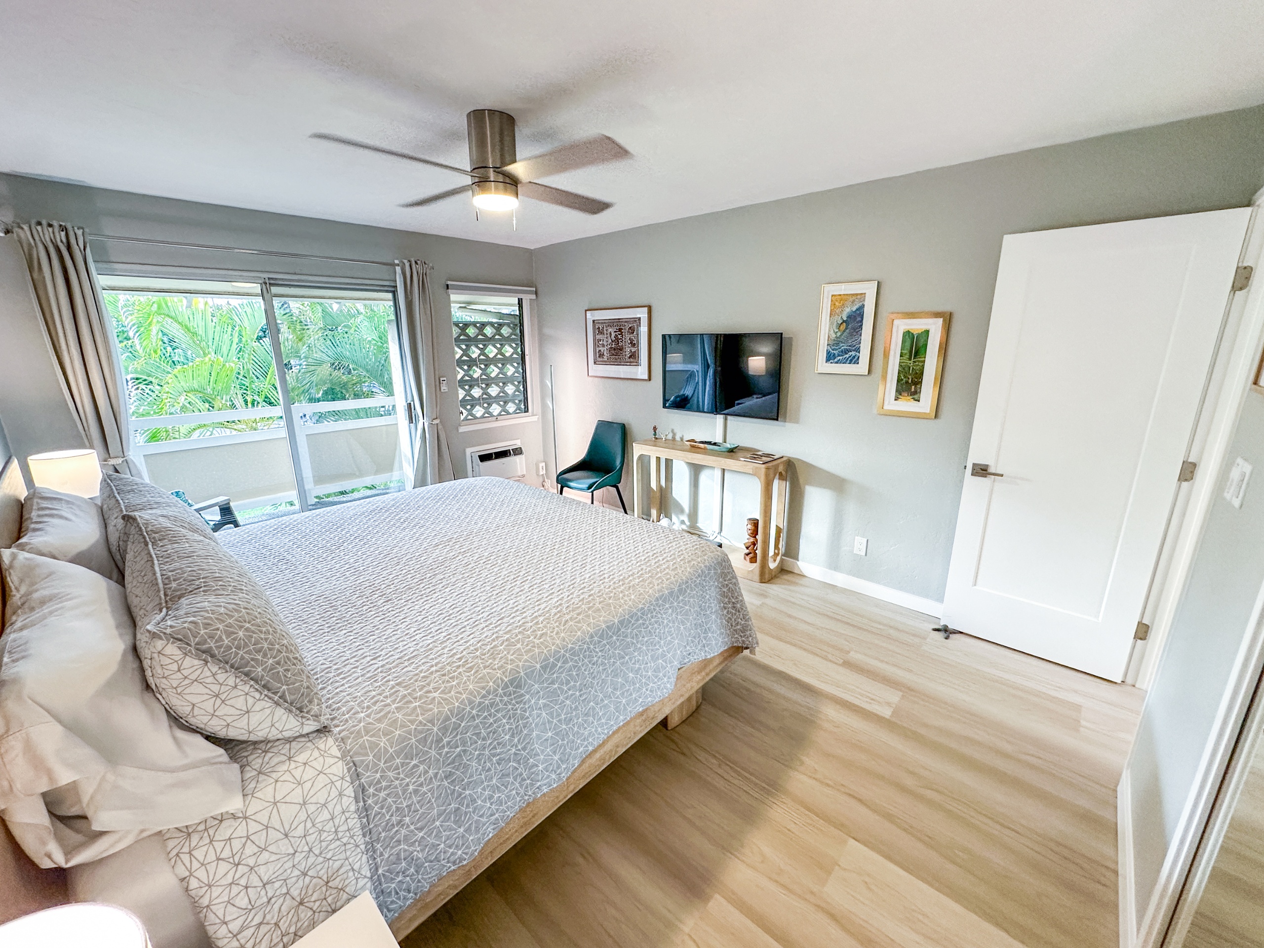 Newly renovated Coconut Coast 1BR condo w/ A/C