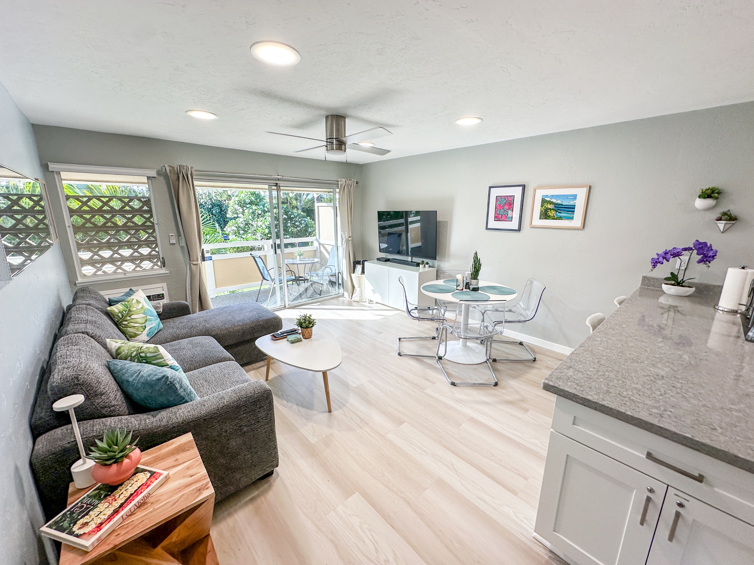 Newly renovated Coconut Coast 1BR condo w/ A/C