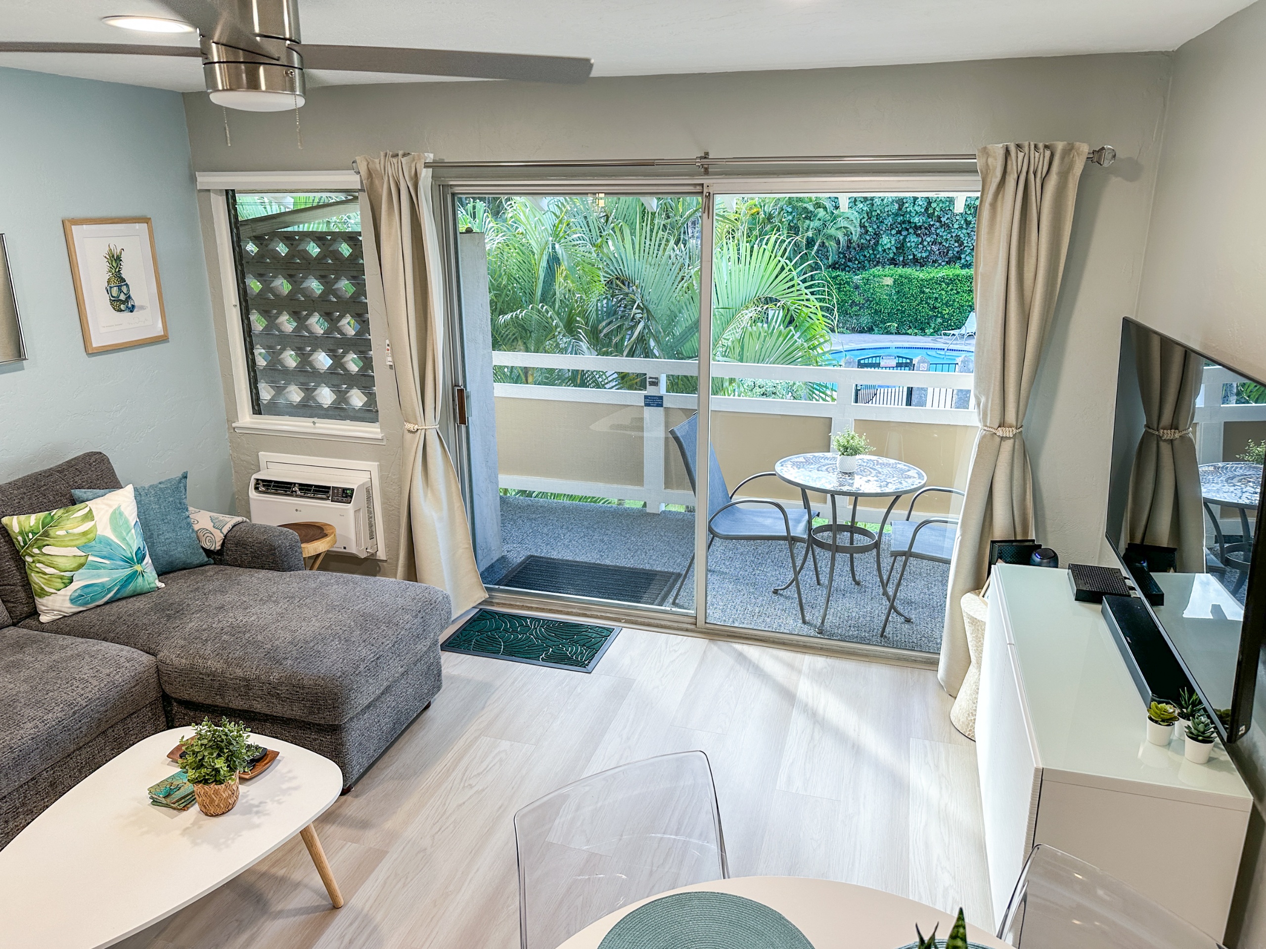 Newly renovated Coconut Coast 1BR condo w/ A/C