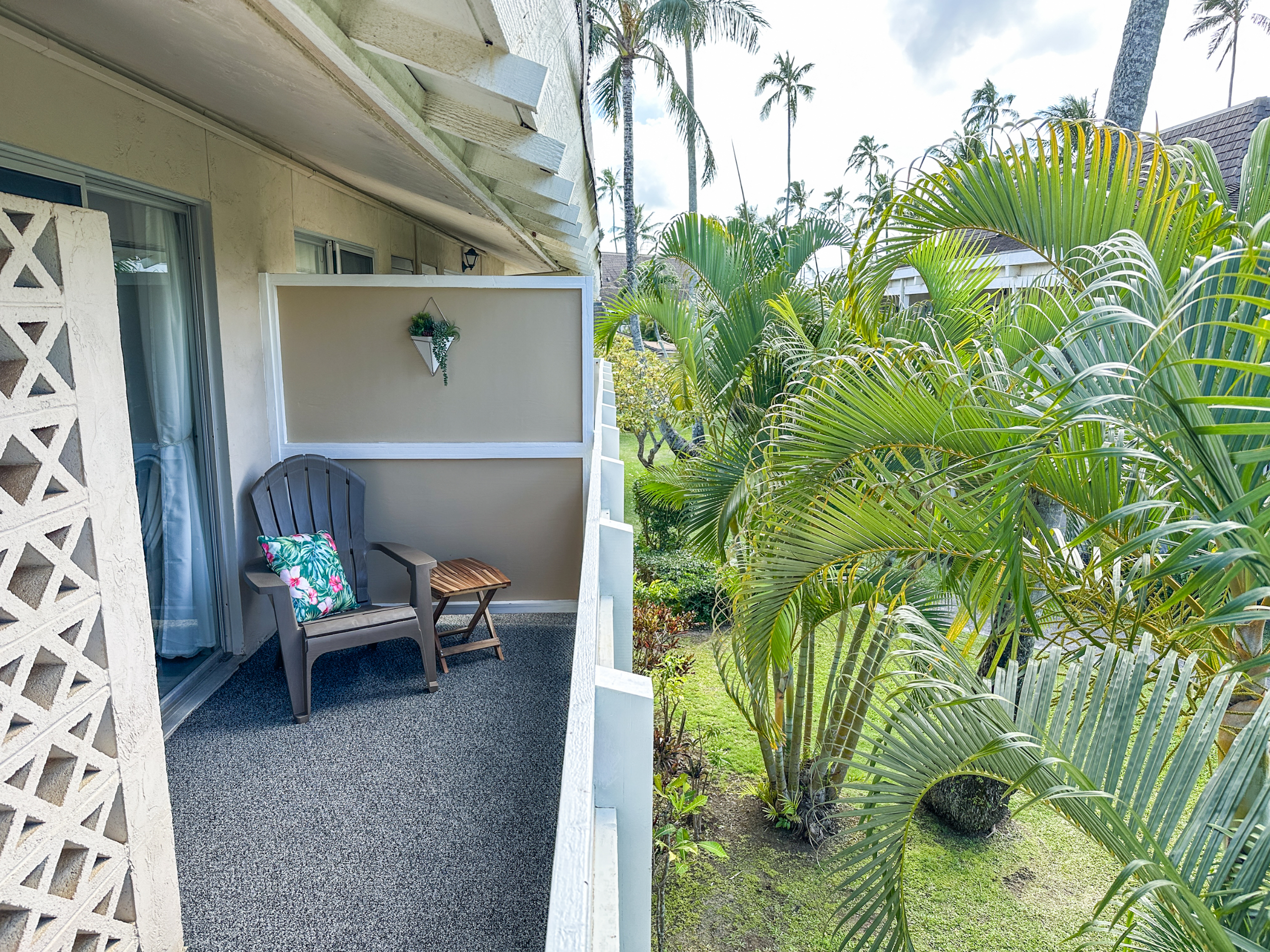 Newly renovated Coconut Coast 1BR condo w/ A/C