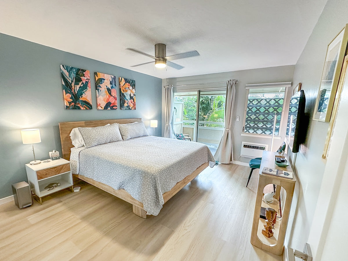 Newly renovated Coconut Coast 1BR condo w/ A/C