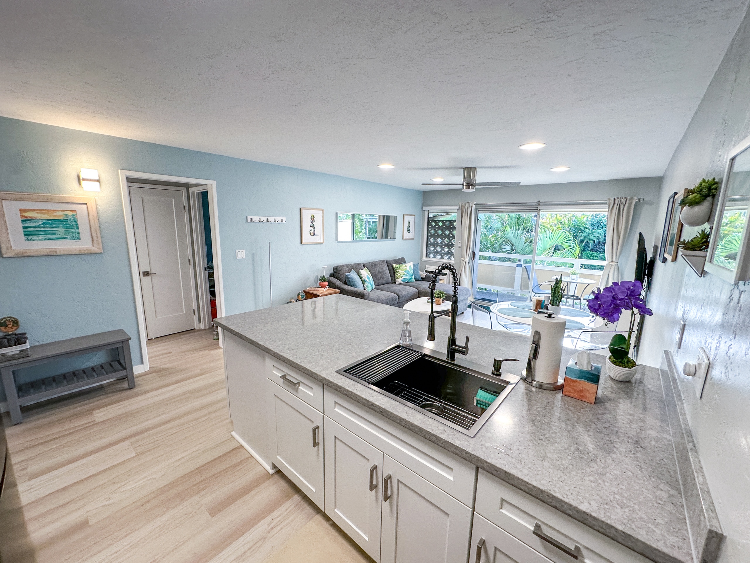 Newly renovated Coconut Coast 1BR condo w/ A/C