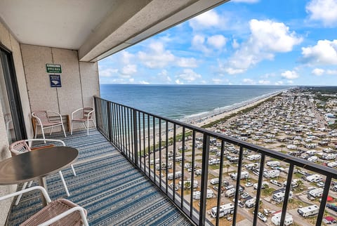 Ocean Views for Days! Updated 2BR