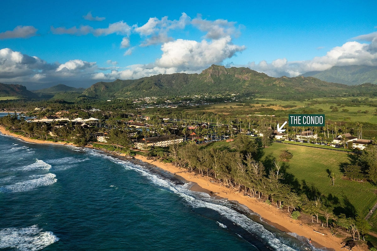 Beach Fully Renovated 1BR/1BA condo w/AC. Short walk to beach & Coconut Marketplace!