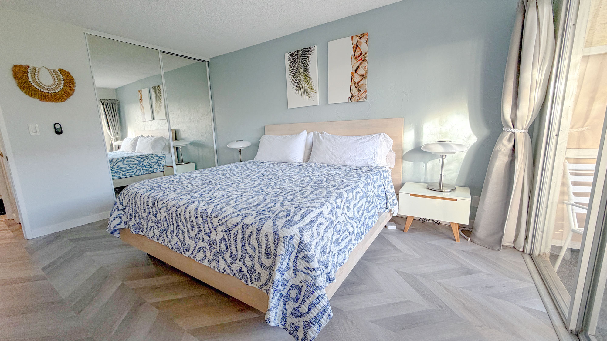 Fully Renovated 1BR/1BA condo w/AC. Short walk to beach & Coconut Marketplace!