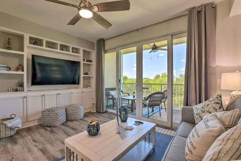 Wonderful open space living area to relax and watch your favorite game or a good movie!