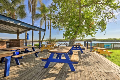 Have a picnic right on the water with the breathtaking view!