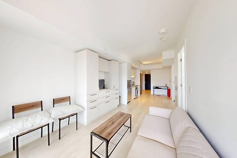 1+1 BR |Eaton Centre, TMU UofT TGH SickKids CAR OK