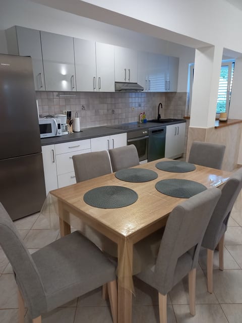Apartment Ren - Unit 378531-13